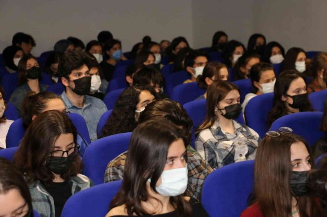 Bartın Üniversitesi Öğretim Elemanları Meslek Tanıtımları Yapıyor