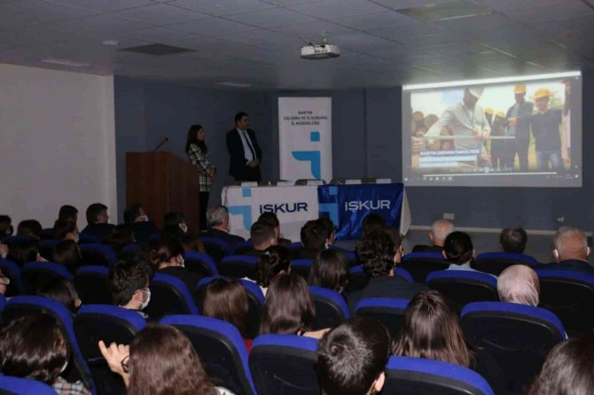 Bartın Üniversitesi Öğretim Elemanları Meslek Tanıtımları Yapıyor