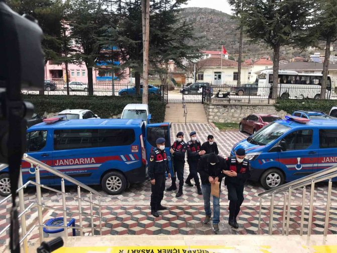Bilecik’te Jandarmanın Yakaladığı 4 Hırsız Tutuklandı