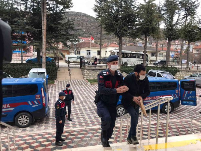 Bilecik’te Jandarmanın Yakaladığı 4 Hırsız Tutuklandı