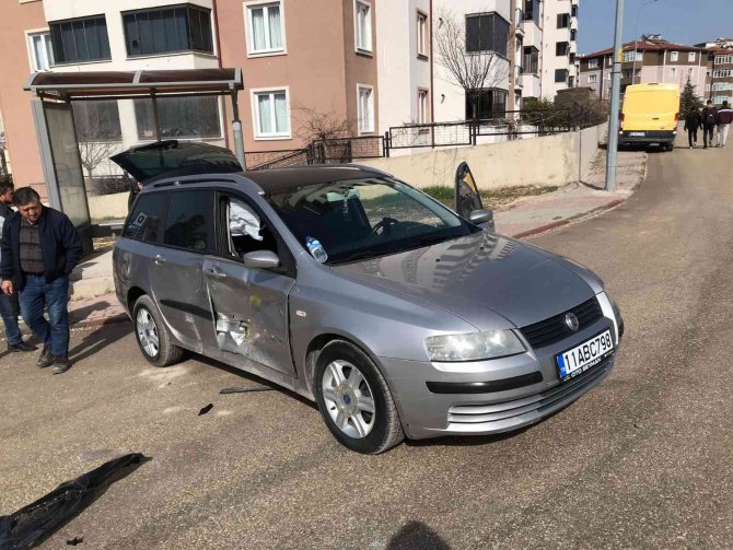 Bilecik’te Ticari Taksi İle Otomobil Çarpıştı 1 Kişi Yaralandı