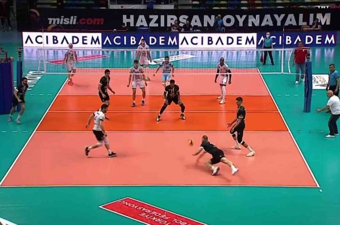 Adilcevaz Türşad Voleybol Takımı Efeler Ligi’ne Yükseldi