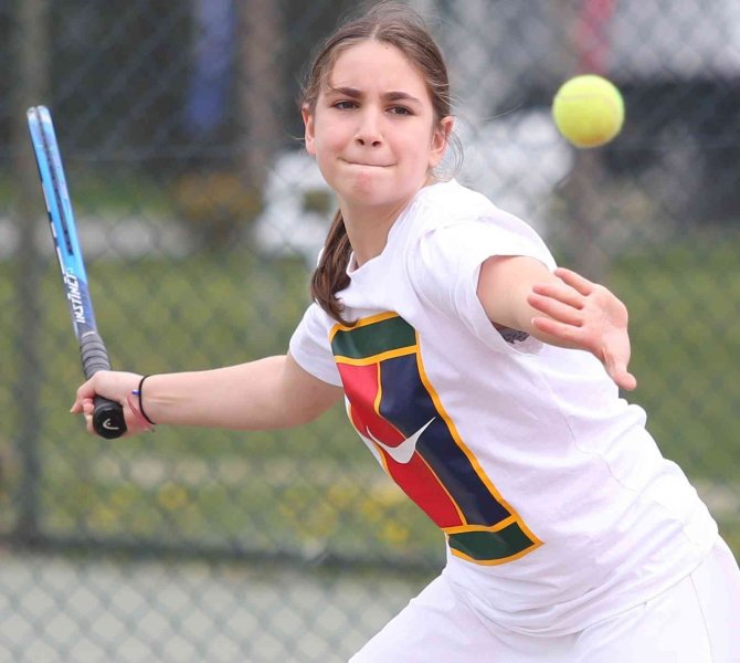 Tenis Heyecanı Hüdavendigar Kortlarında Yaşanıyor