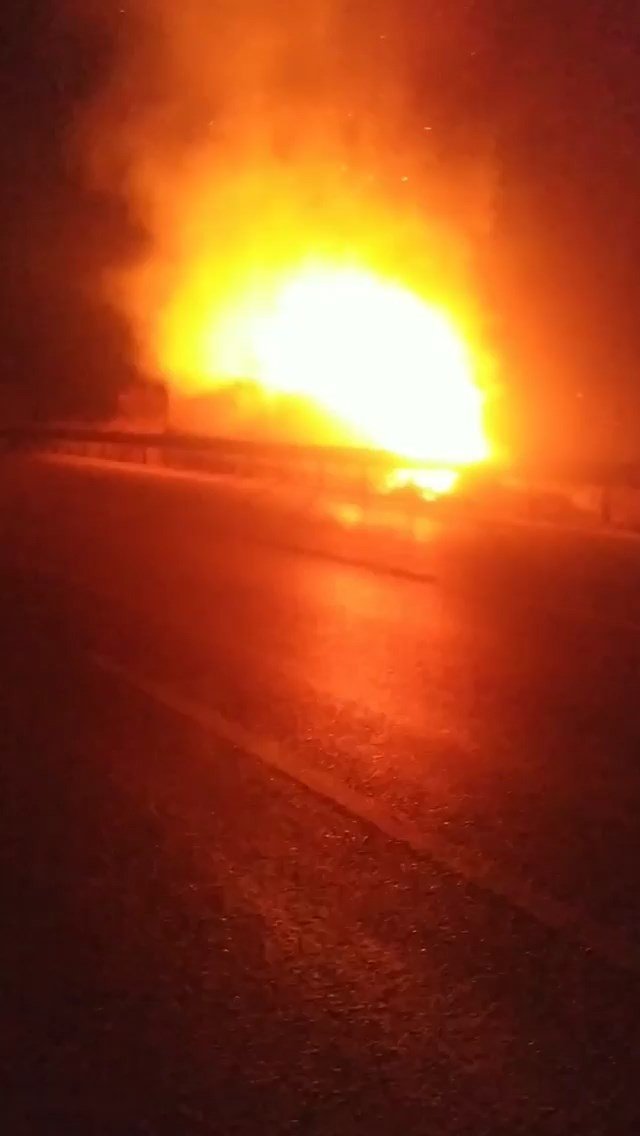 Bursa’da Şarampole Yuvarlanan Kamyon Alev Aldı
