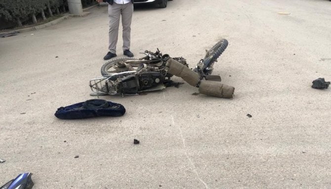 Servis Aracıyla Çarpışan Motosikletin Sürücüsü Böyle Havalandı