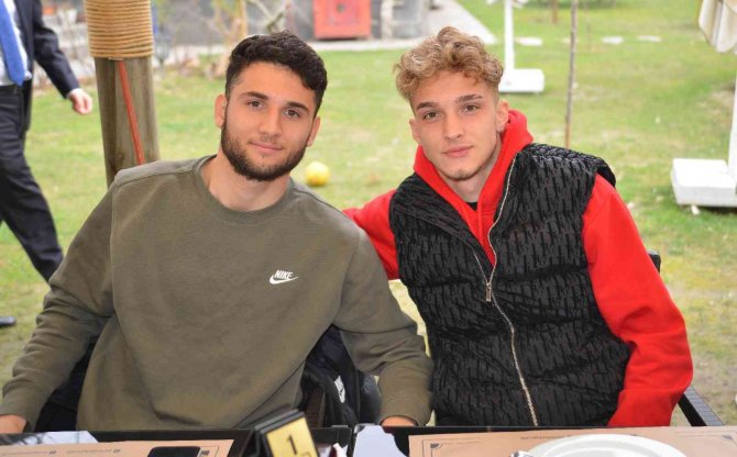 Bursasporlu Futbolcular, Teknik Heyet Ve Yönetim Moral Depoladı - Yeşil-beyazlılar Kahvaltıda Buluştu