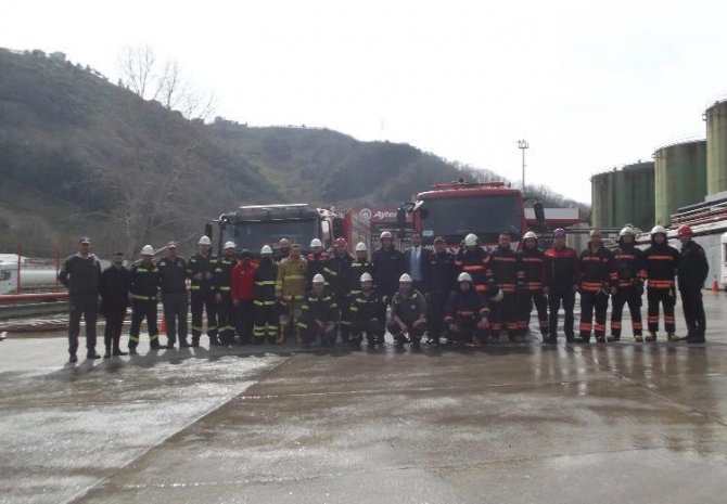 İ̇tfaiye Ekiplerinin Tatbikatı Gerçeği Aratmadı