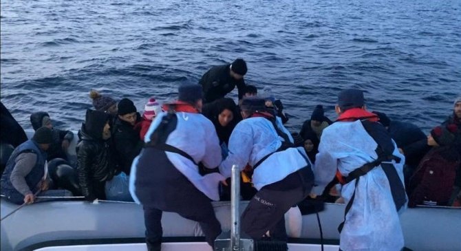 Çanakkale’de Mobil Radarla Tespit Edilen 39 Düzensiz Göçmen Kurtarıldı