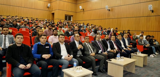 Çakü’de Afad Gönüllüsü Öğrencilere Kimlikleri Teslim Edildi