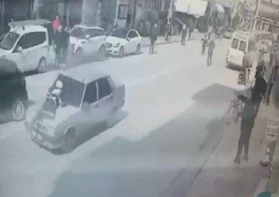 Kadın Polisi Metrelerce Aracın Kaputunda Sürükleyen Sürücü Tutuklandı