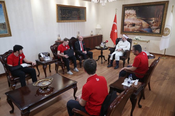 Diyanet İ̇şleri Başkanı Erbaş, 2021 Teknofest Birincisi Öğrencileri Kabul Etti