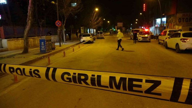 Elazığ’da Cadde Ortasında Silahlı Kavga: 2 Yaralı
