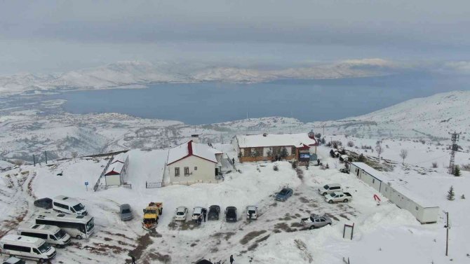 Elazığ Hazarbaba Kayak Merkezinde Sezon Uzatıldı
