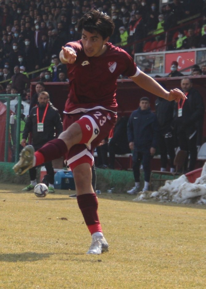 Elazığspor’da Sol Bek Sıkıntısı