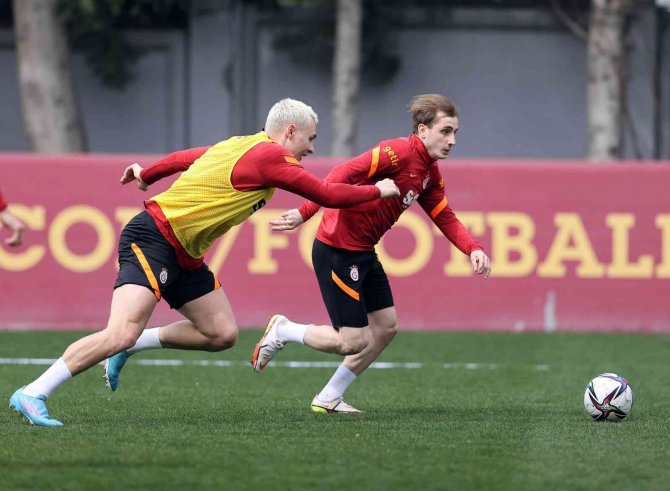 Galatasaray’dan Sakat Ve Hasta Futbolcuların Durumlarıyla İlgili Açıklama