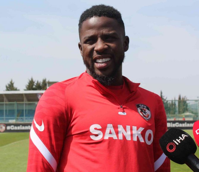 Papy Djilobodji: "Futbola Forvet Olarak Devam Edebilirim"