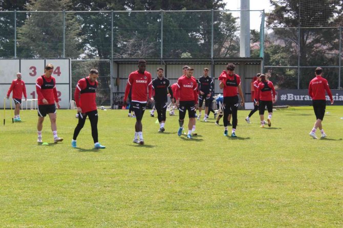 Papy Djilobodji: "Futbola Forvet Olarak Devam Edebilirim"