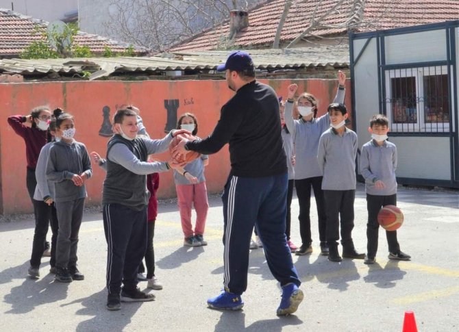 Yunusemre Belediyespor’dan Muradiye’de Yetenek Taraması