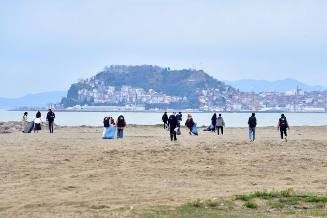 Çöpten İhtiyaç Sahiplerinin Sağlık Giderleri Karşılanacak