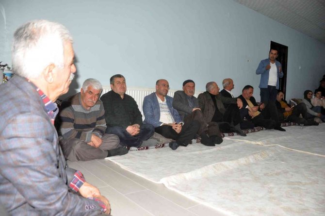 Müdür Yiğit Köy Köy Dolaşıp Çiftçileri Bilgilendiriyor