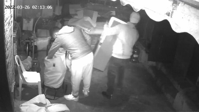 Ümraniye’de Mahalleyi Mesken Tutan Hırsızlar Önüne Geleni Çaldı