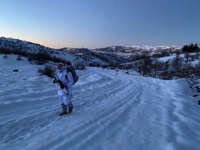 İ̇çişleri Bakanlığınca Hakkari’de 710 Personelin Katılımıyla Eren Kış-32 Şehit Jandarma Binbaşı Yavuz Başayar Operasyonu Başlatıldı