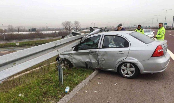 Osmangazi Köprü Çıkışında Trafik Kazası: 2 Yaralı