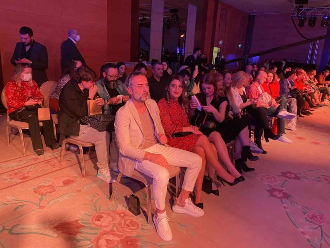 İ̇stanbul’da “Open Stage” Defileleri