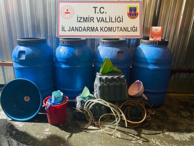 İ̇zmir’de Sahte İçki İmalathanelerine Baskında 7 Gözaltı