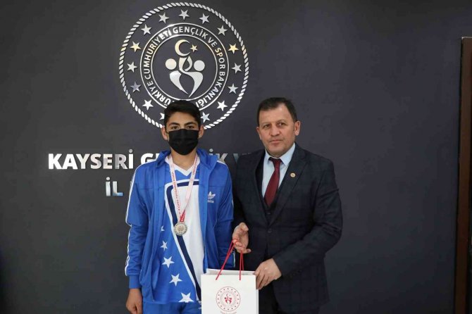 Dart Sporcuları Türkiye 2.’si Oldu