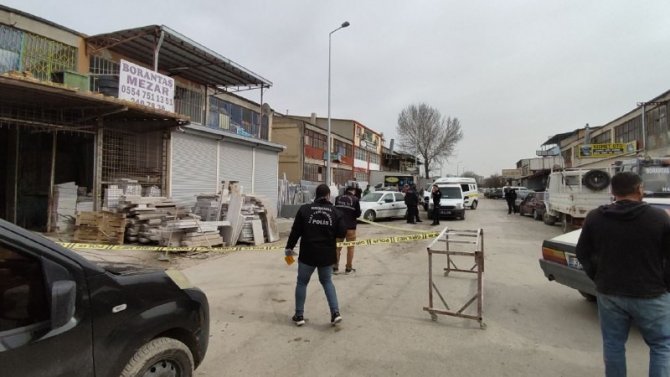 Kayseri’de Bir Şahıs Tabancayla Kendini Yaraladı