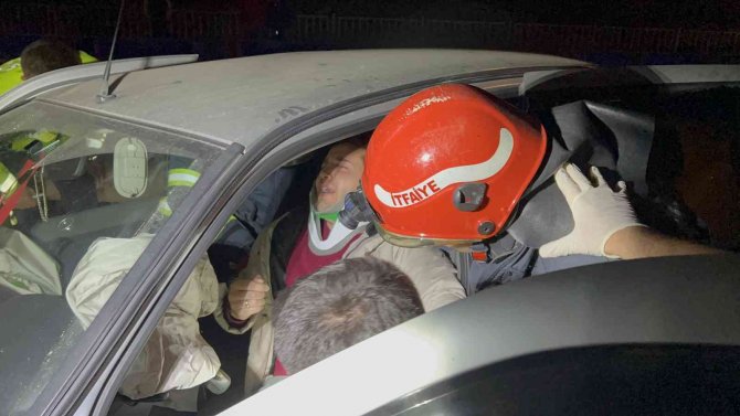 Yaralı Sürücü Sedyede Hüngür Hüngür Ağladı
