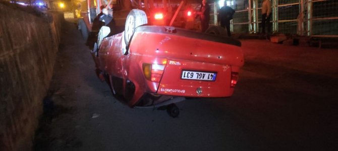 Gaz Pedalı Takılı Kalan Otomobil 7 Metrelik Boşluktan Aşağıya Uçtu: 1 Ağır Yaralı