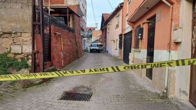 Eşini Öldürdükten Sonra Çocuğunu Alarak Kaçmıştı Sakarya’da Yakalandı