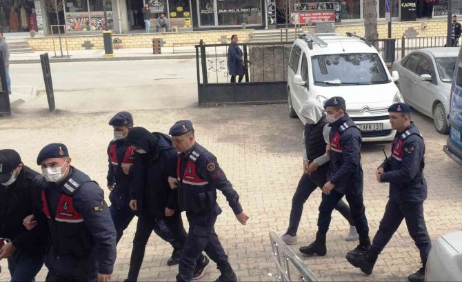 Sosyal Medya Dolandırıcılarına "Hayalet-2" Operasyonu: 8 Gözaltı