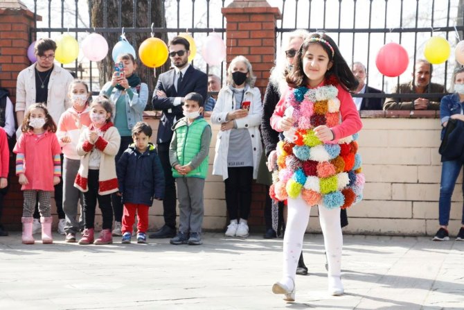 Miniklerden Geri Dönüşüm Defilesi