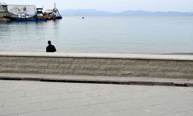 Kuşadası’nda Hırsızlar Yağmur Suyu Izgaralarına Dadandı