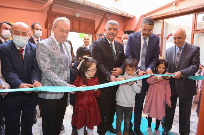 Kütahya’da ’Bir Arada Çocuk Köyü’ Atölyesi Açıldı