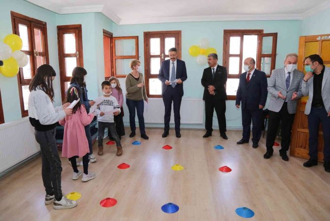 Kütahya’da ’Bir Arada Çocuk Köyü’ Atölyesi Açıldı