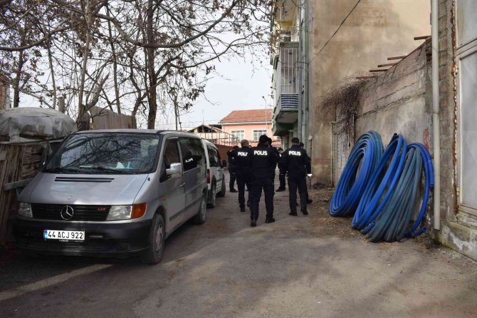 Malatya’da Silah Ve Bıçaklı Kavga: 1 Yaralı
