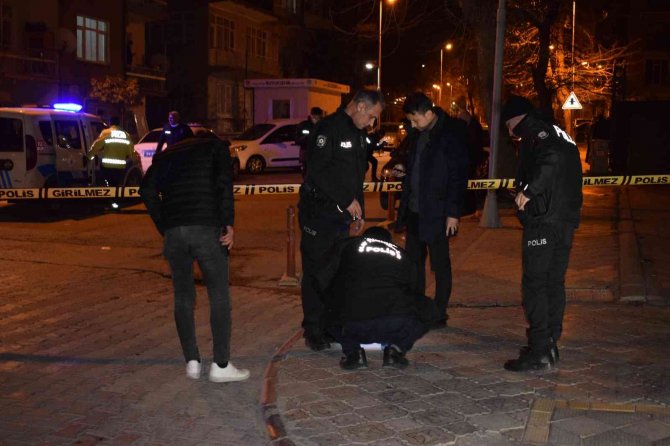 İ̇ki Grubun Silahlı Kavgası Kanlı Bitti: 1 Yaralı