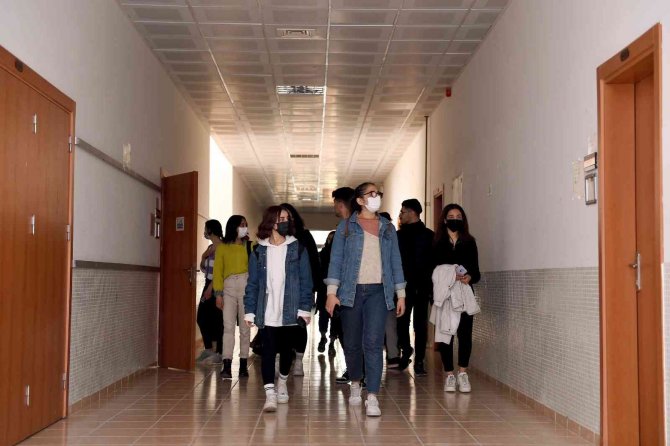 Kurs Merkezi Öğrencileri, Üniversiteyi Gezdi