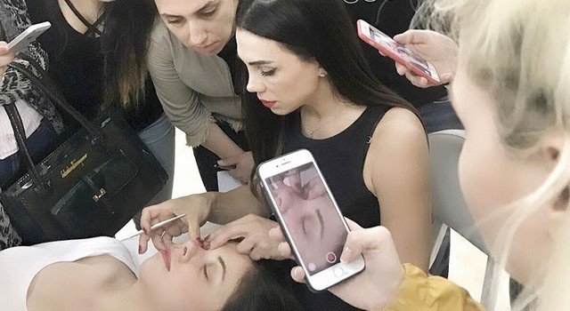 Doğal Bakışlar İçin Kirpik Bakımı Ve Öneriler