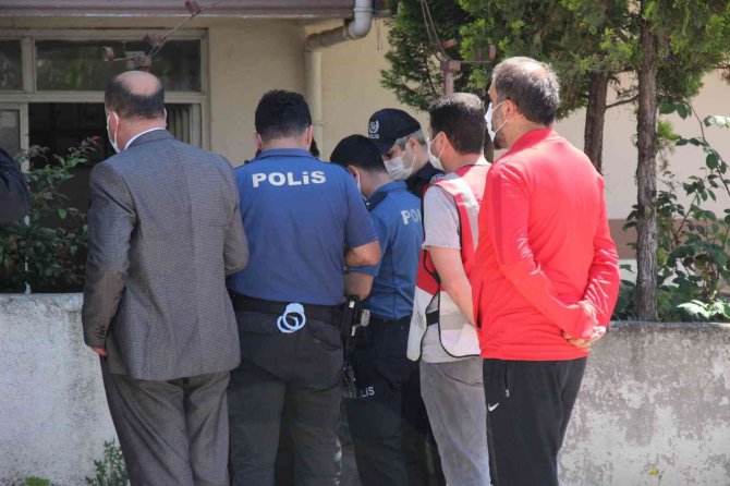 Kıskançlık Sebebiyle Eşini 15 Yerinden Bıçaklayan Kocaya 11 Yıl 3 Ay Hapis