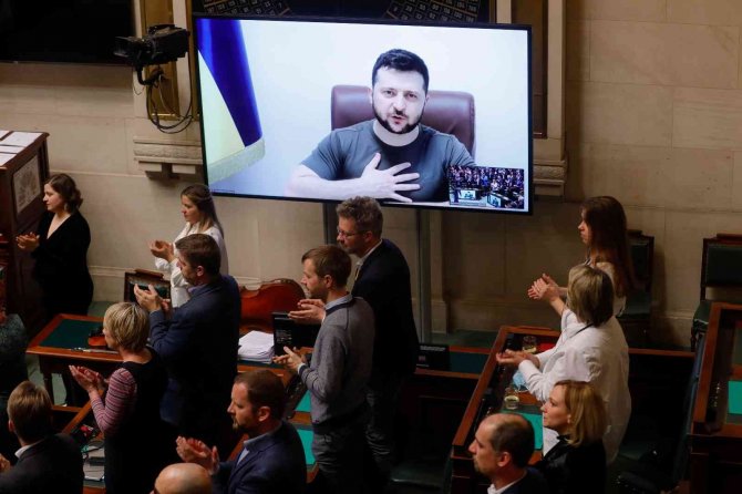 Zelenskiy Belçika Parlamentosuna Hitap Etti: “Barış Elmastan Daha Değerli”