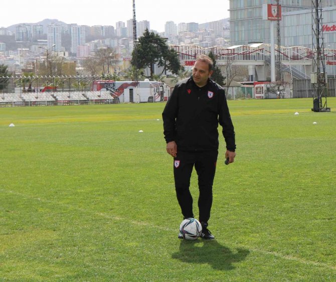 Fuat Çapa: "Bandırmaspor Maçından Güzel Bir Sonuçla Ayrılmak İstiyoruz"