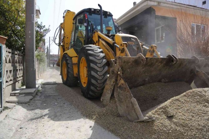 Serdivan’da Asfalt Çalışmaları Hız Kesmiyor