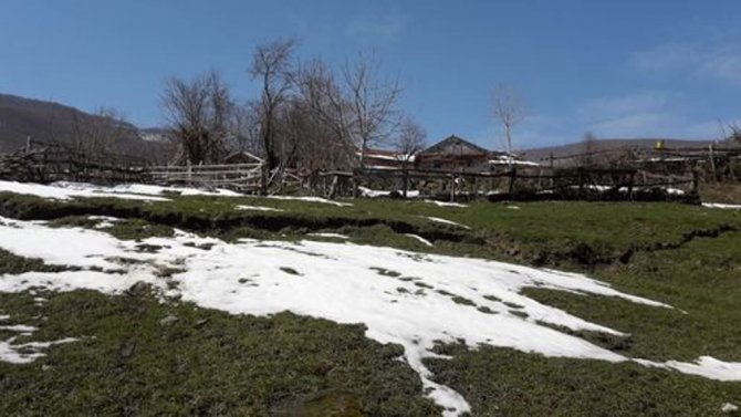 Sinop’ta Heyelan: 5 Ev Kullanılamaz Hale Geldi