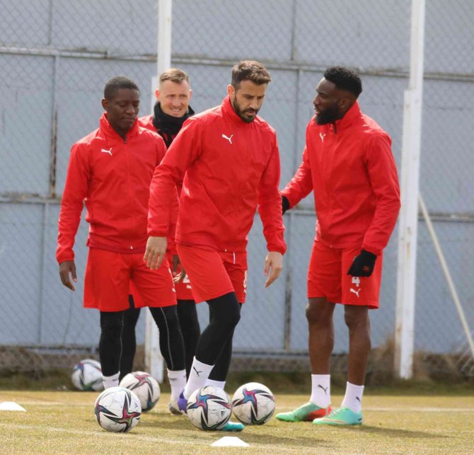 Sivasspor 3 Puan Parolasıyla Hazırlanıyor
