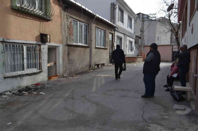 Tekirdağ’da Hırsızlar Engelli Vatandaşın Talan Ettikleri Evinin Kapısını Da Çaldılar